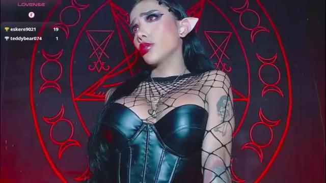 Image 2 of victoriavampire666 Stream on Chaturbate on 2 months ago