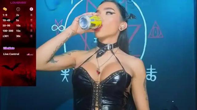 Image 7 of victoriavampire666 Stream on Chaturbate on 2 months ago