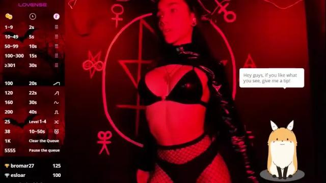 Image 8 of victoriavampire666 Stream on Chaturbate on 2 months ago