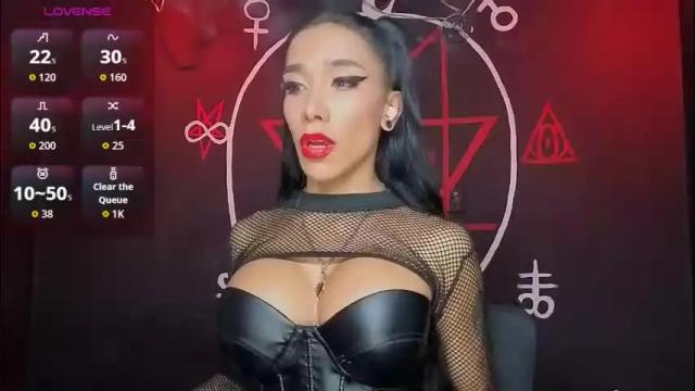 Image 3 of victoriavampire666 Stream on Chaturbate on 2 months ago