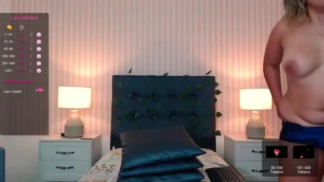 Image 6 of victoriaxspencer Stream on Chaturbate on 23 months ago