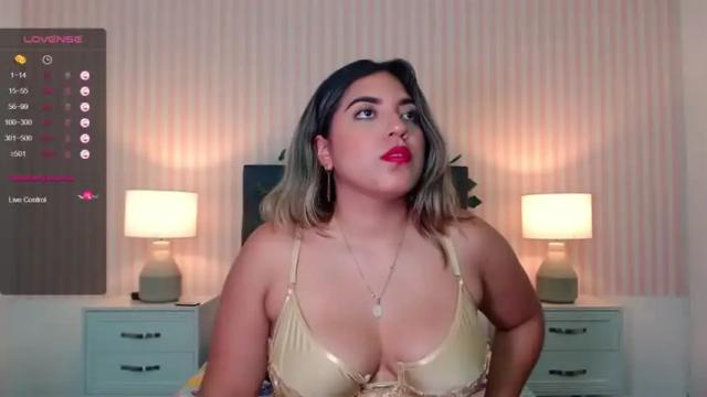 Image 12 of victoriaxspencer Stream on Chaturbate on 22 months ago