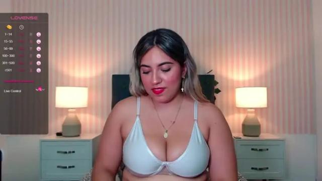 Image 8 of victoriaxspencer Stream on Chaturbate on 22 months ago