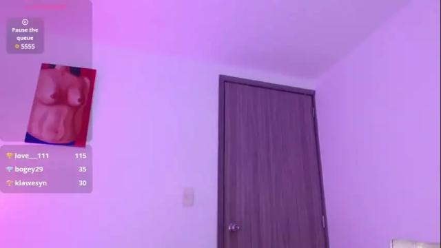 Image 8 of victoriia_henao_ Stream on Chaturbate on 6 days ago