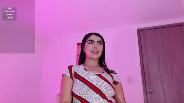 Image 6 of victoriia_henao_ Stream on Chaturbate on 1 month ago