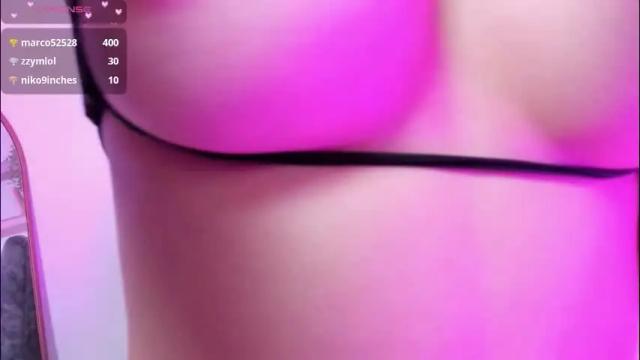Image 8 of victoriia_ross Stream on Chaturbate on 1 month ago