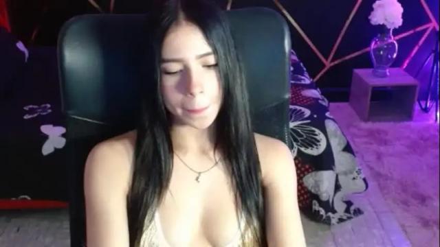 Image 3 of victoriiavegaa Stream on Chaturbate on 6 months ago