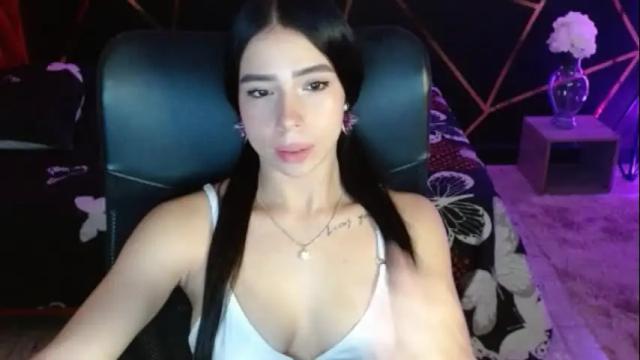Image 4 of victoriiavegaa Stream on Chaturbate on 6 months ago