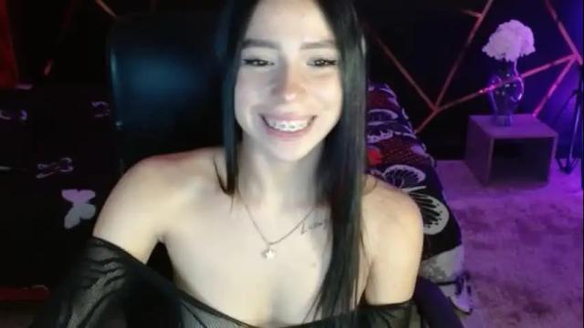 Image 10 of victoriiavegaa Stream on Chaturbate on 6 months ago