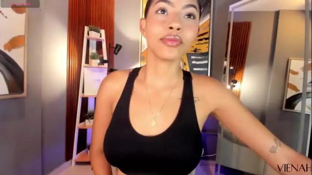 Image 8 of vienah Stream on Chaturbate on 4 months ago