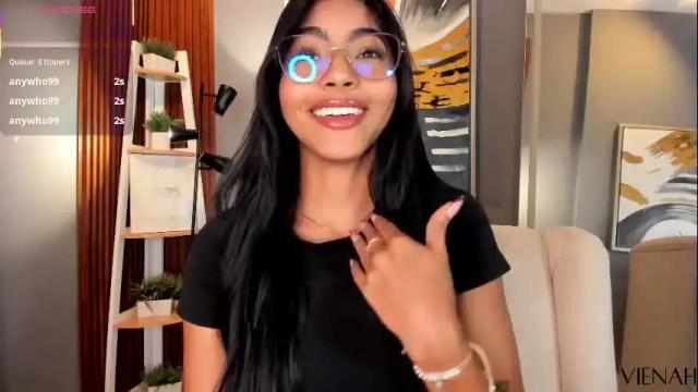 Image 3 of vienah Stream on Chaturbate on 4 months ago