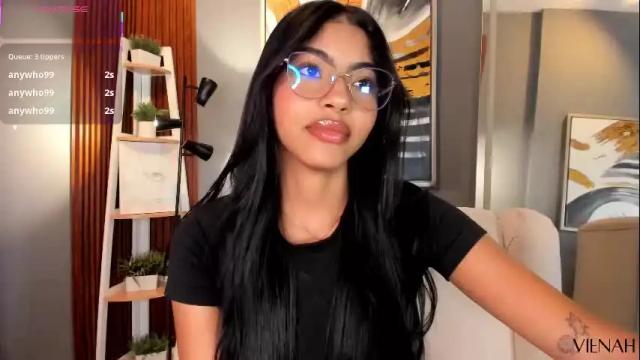 Image 4 of vienah Stream on Chaturbate on 4 months ago
