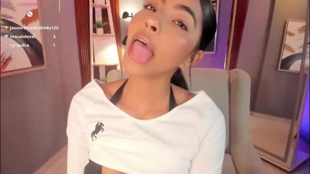 Image 2 of vienah Stream on Chaturbate on 3 months ago