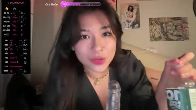 Image 12 of vietwhhore Stream on Chaturbate on 19 months ago