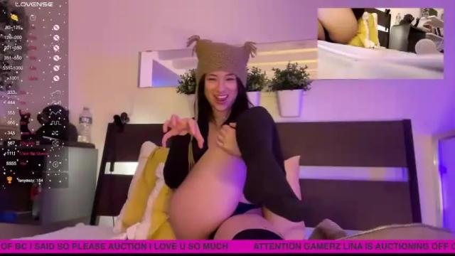 Image 2 of vietwhhore Stream on Chaturbate on 15 months ago