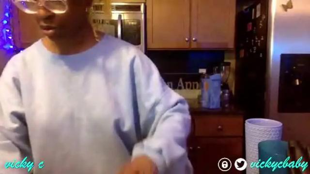 Image 7 of viiickyyy Stream on Chaturbate on 12 months ago