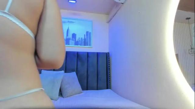 Image 2 of viiolett_lee Stream on Chaturbate on 20 days ago