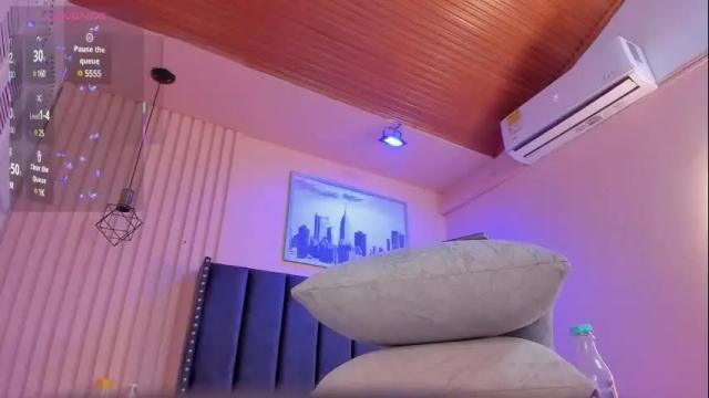 Image 12 of viiolett_lee Stream on Chaturbate on 17 days ago