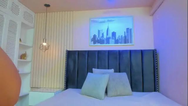 Image 10 of viiolett_lee Stream on Chaturbate on 1 month ago