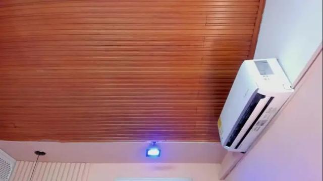 Image 3 of viiolett_lee Stream on Chaturbate on 1 month ago