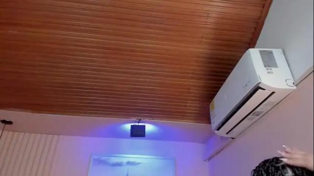 Image 2 of viiolett_lee Stream on Chaturbate on 1 month ago