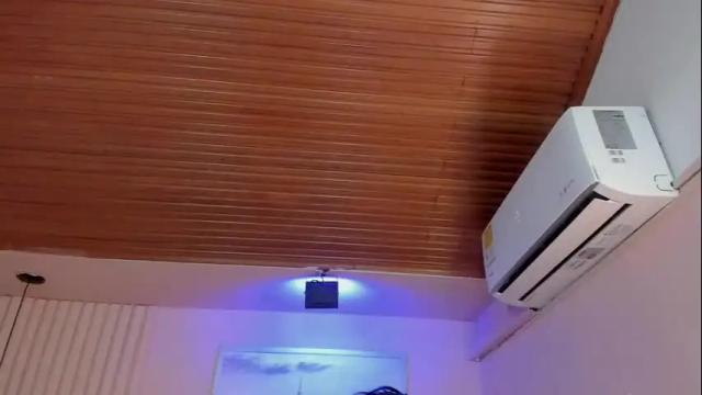Image 3 of viiolett_lee Stream on Chaturbate on 1 month ago