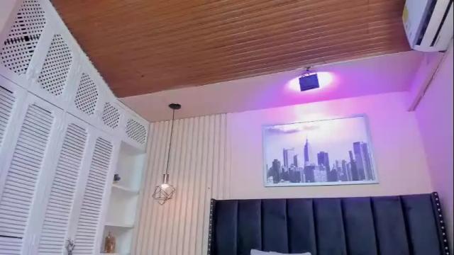 Image 12 of viiolett_lee Stream on Chaturbate on 23 days ago
