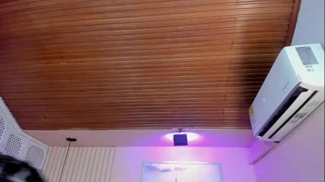Image 7 of viiolett_lee Stream on Chaturbate on 23 days ago