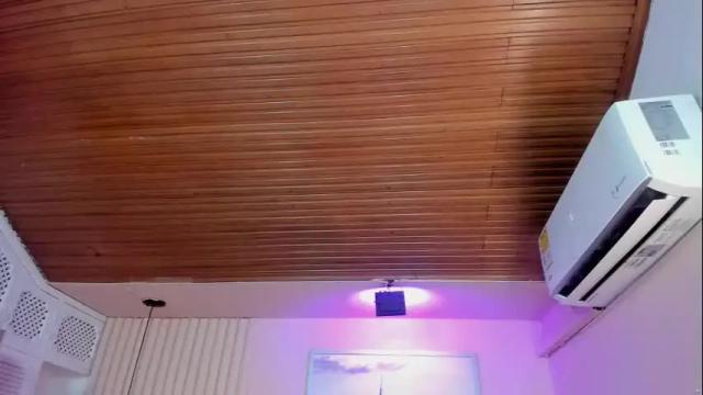 Image 8 of viiolett_lee Stream on Chaturbate on 23 days ago