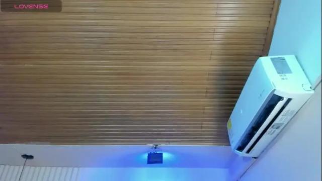 Image 2 of viiolett_lee Stream on Chaturbate on 17 days ago