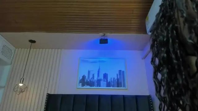 Image 7 of viiolett_lee Stream on Chaturbate on 17 days ago