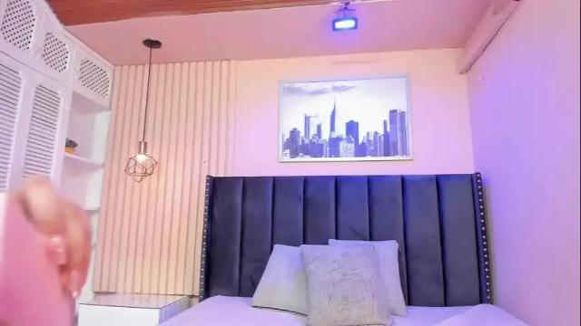 Image 10 of viiolett_lee Stream on Chaturbate on 15 days ago