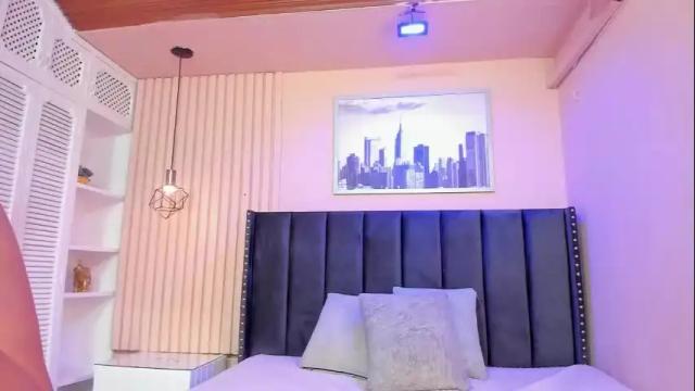 Image 11 of viiolett_lee Stream on Chaturbate on 15 days ago