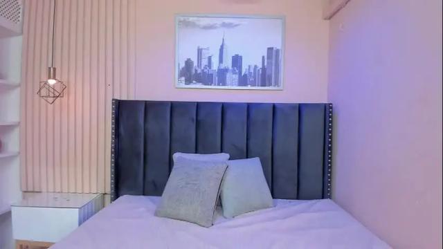 Image 12 of viiolett_lee Stream on Chaturbate on 13 days ago