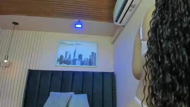 Image 6 of viiolett_lee Stream on Chaturbate on 13 days ago