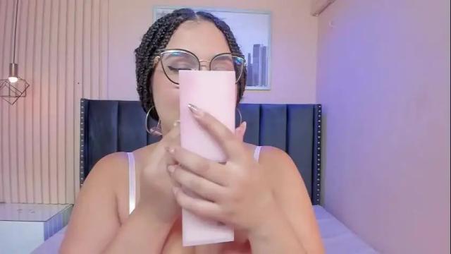 Image 8 of viiolett_lee Stream on Chaturbate on 13 days ago