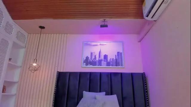 Image 4 of viiolett_lee Stream on Chaturbate on 11 days ago