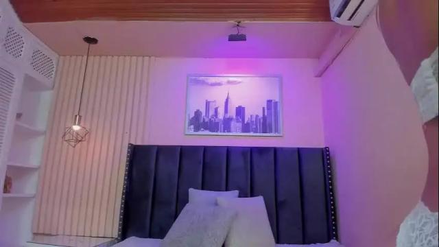 Image 6 of viiolett_lee Stream on Chaturbate on 11 days ago