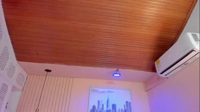 Image 3 of viiolett_lee Stream on Chaturbate on 9 days ago