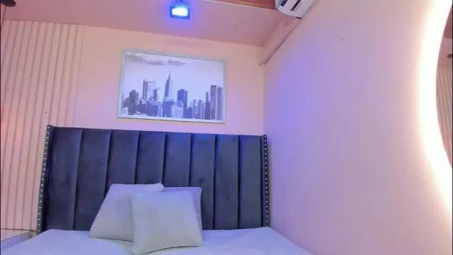 Image 10 of viiolett_lee Stream on Chaturbate on 3 days ago