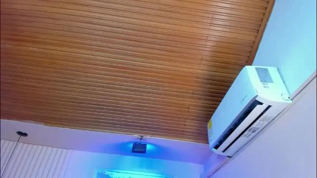 Image 2 of viiolett_lee Stream on Chaturbate on 20 hours ago