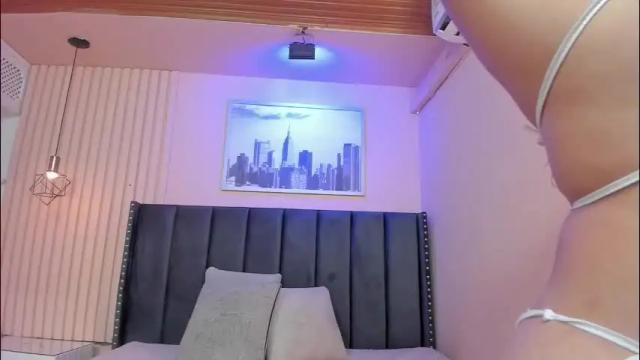 Image 6 of viiolett_lee Stream on Chaturbate on 20 hours ago