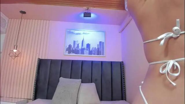 Image 7 of viiolett_lee Stream on Chaturbate on 20 hours ago