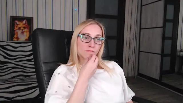 Image 11 of vikaericka Stream on Chaturbate on 2 months ago
