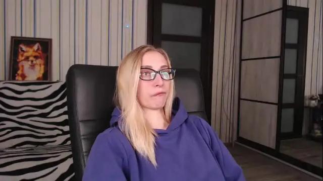 Image 2 of vikaericka Stream on Chaturbate on 2 months ago