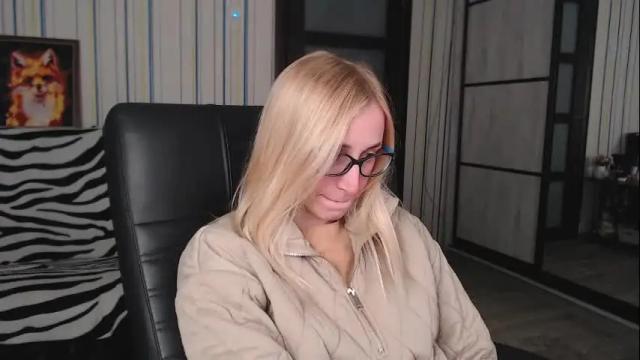 Image 3 of vikaericka Stream on Chaturbate on 2 months ago
