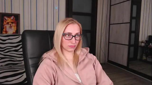 Image 10 of vikaericka Stream on Chaturbate on 2 months ago