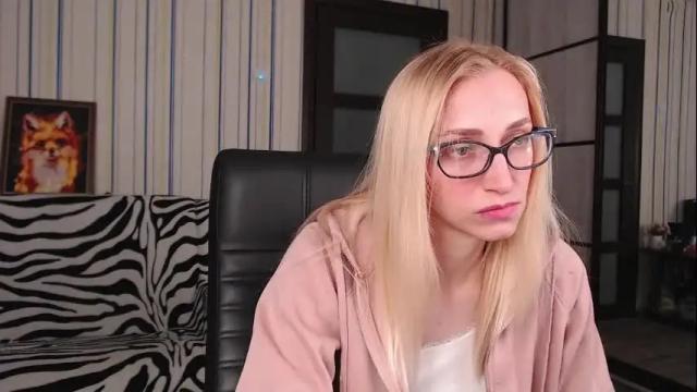 Image 4 of vikaericka Stream on Chaturbate on 2 months ago