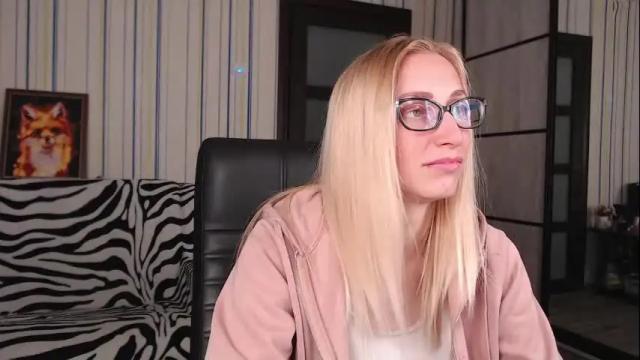 Image 8 of vikaericka Stream on Chaturbate on 2 months ago
