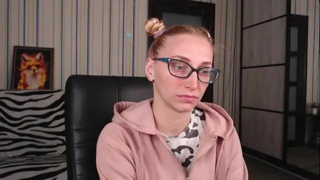 Image 4 of vikaericka Stream on Chaturbate on 2 months ago